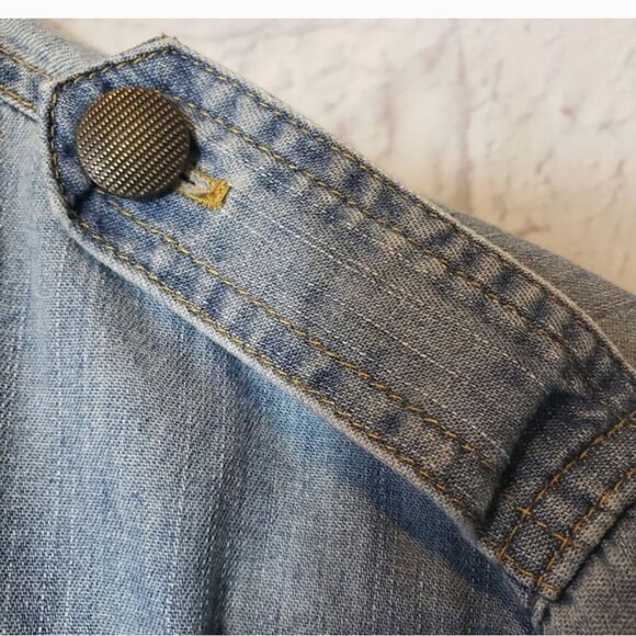 CABI JEANS Button-Down Cotton Chambray Shirt Medium - Picture 3 of 7